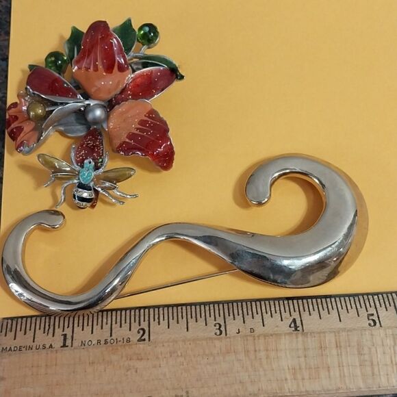 Two Extra Large Pins - Picture 1 of 8